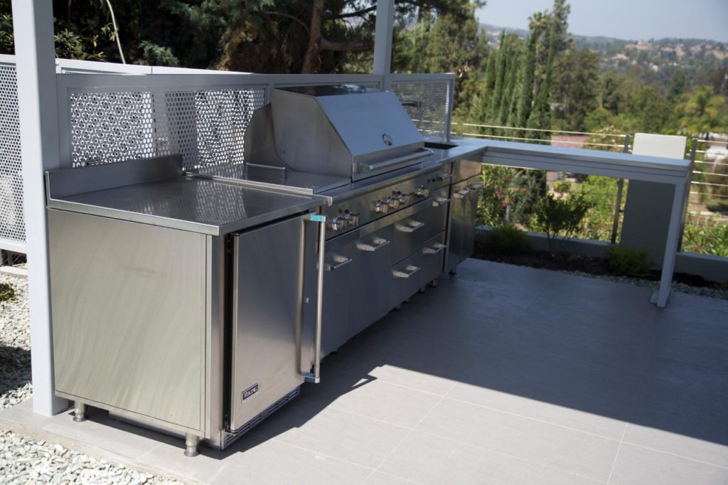 contemporary-outdoor-stainless-steel-kitchen-countertops