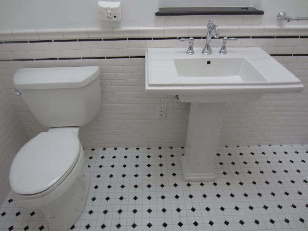 15 Gorgeous Black and White Tile Bathroom Design Ideas  EVA Furniture